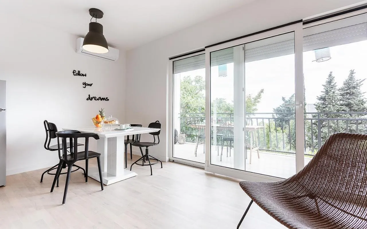 Apartment Black & White Split