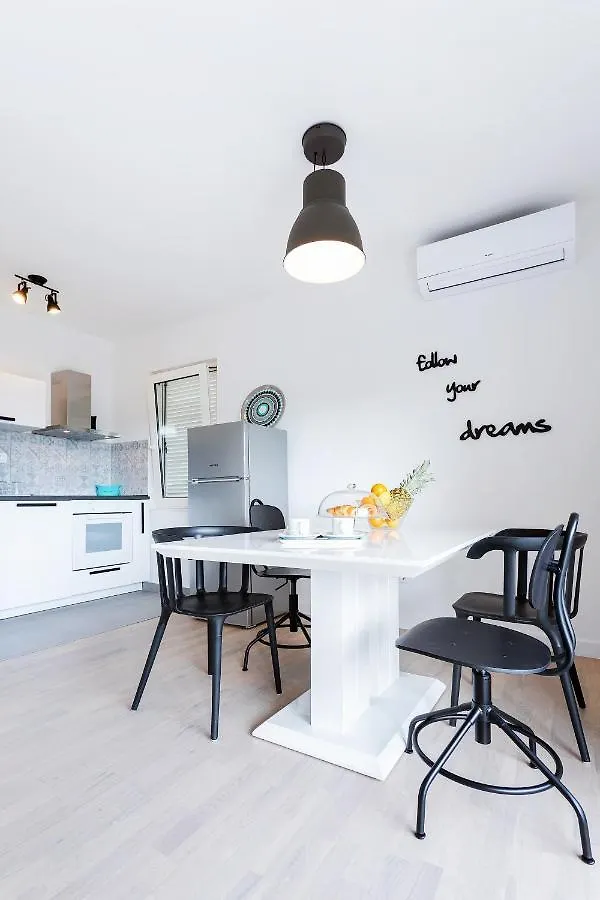 Apartment Black & White Split